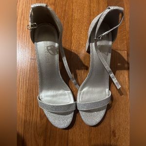 Silver Sparkly block sandal hells size 9.5